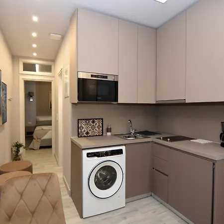 Chic Living 2