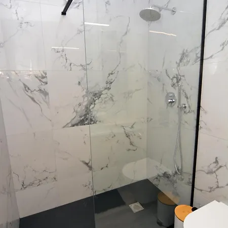 Chic Living 2 아파트 *