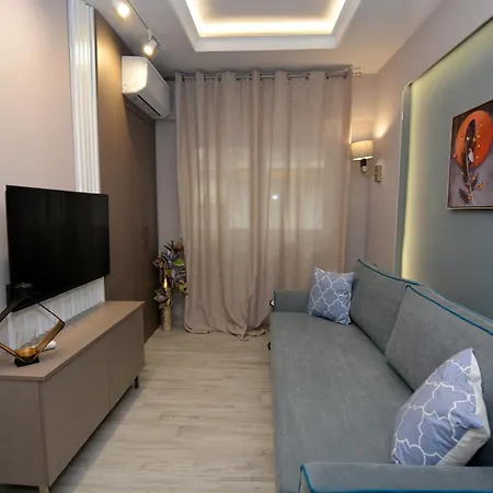 Chic Living 2